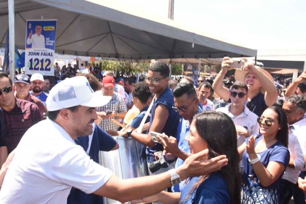 Caminhada histórica em Araguaína: Governador Wanderlei Barbosa mostra força e leva mais de 10 mil pessoas às ruas