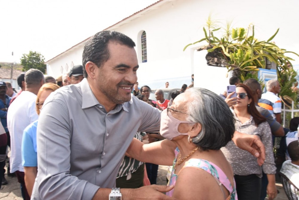 Governador Wanderlei Barbosa participa de missa da padroeira de Arraias, Nossa Senhora dos Remédios