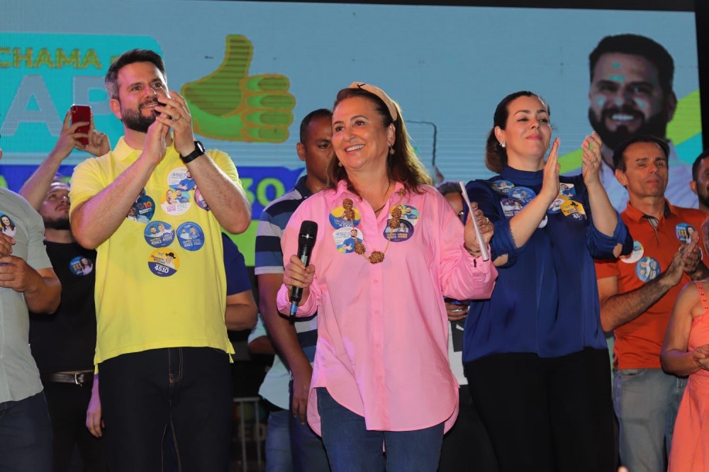 “Trabalhei duro para ser uma senadora tocantinense respeitada em todo o Brasil”, diz Kátia durante comício em Palmas