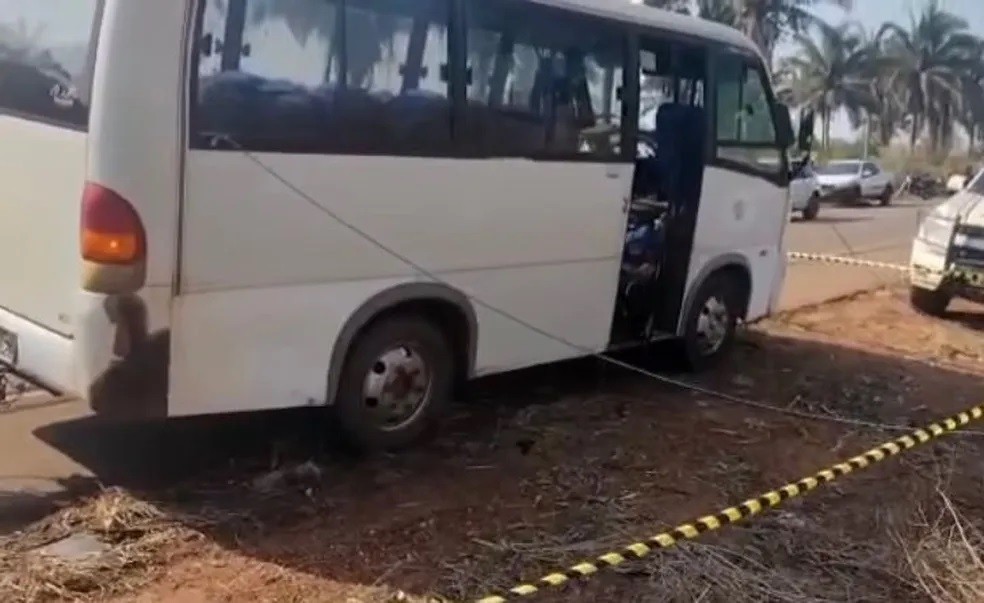 Motorista de van é assassinado a tiros dentro do veículo