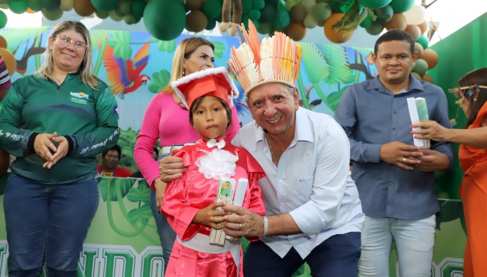 Governador em exercício prestigia inauguração de creche em aldeia indígena de Lagoa da Confusão