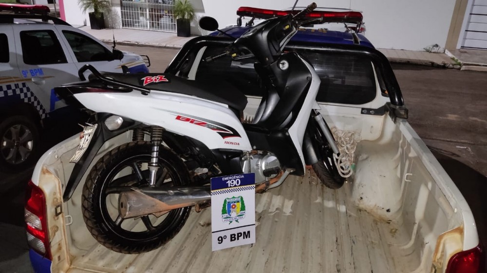 Em Axixá, Polícia Militar prende dois suspeitos e recupera motocicleta furtada no estado do Maranhão