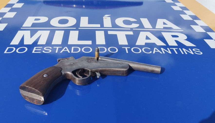 Polícia Militar apreende dois adolescentes com arma e motocicleta em Araguaína