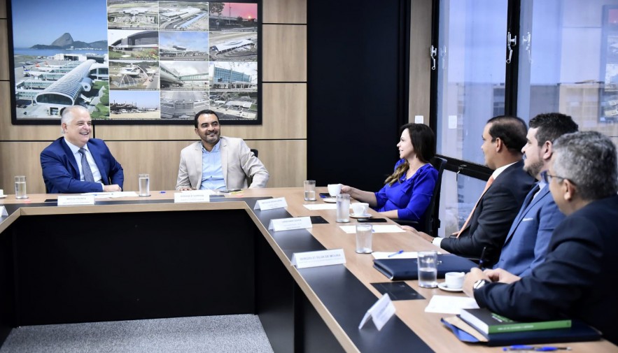 Governador Wanderlei Barbosa busca recursos para construção de novos aeroportos em Gurupi e Araguatins