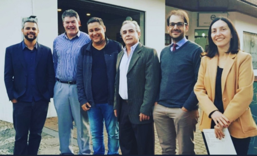 A violência nas escolas brasileiras e a iniciativa de uma cidade mineira que pode salvar vidas