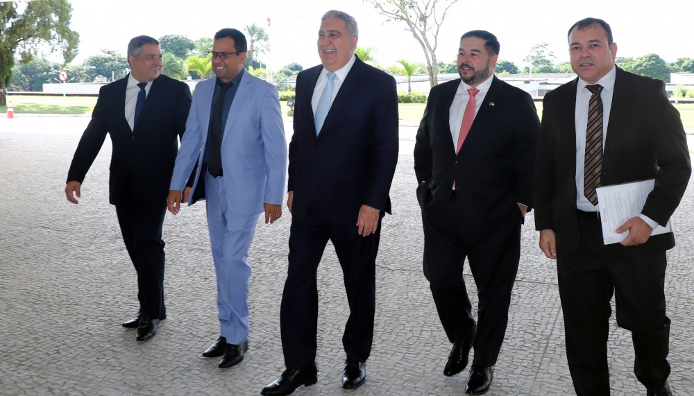 Vice-governador Laurez Moreira participa de encontro com o presidente da república para discutir segurança nas escolas