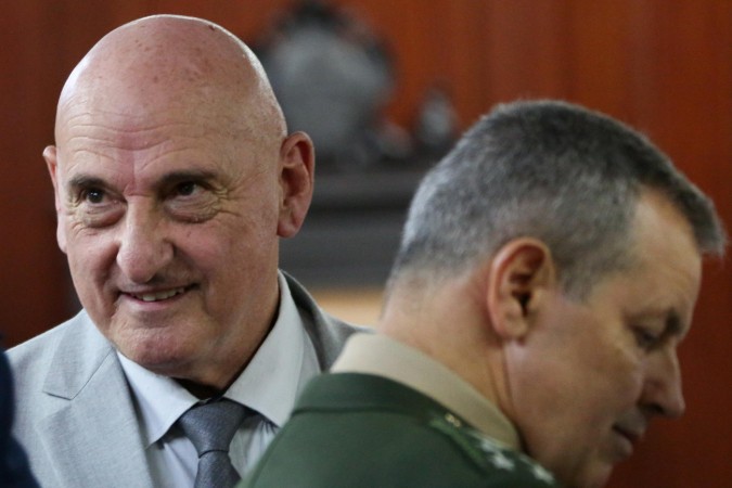 Ministro pede demissão do GSI após vídeo em que aparece no Planalto durante invasão