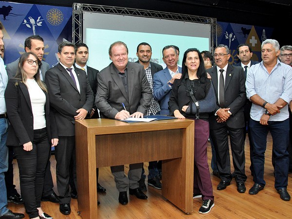 Governador detalha financiamento com a Caixa e estabelece prazo para municípios apresentarem projetos