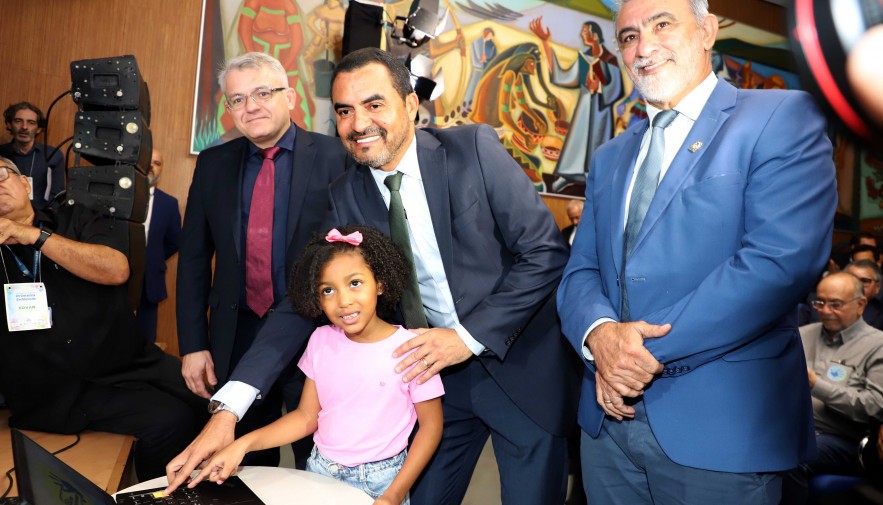 Governador Wanderlei Barbosa firma compromisso em prol do desenvolvimento e proteção das crianças tocantinenses