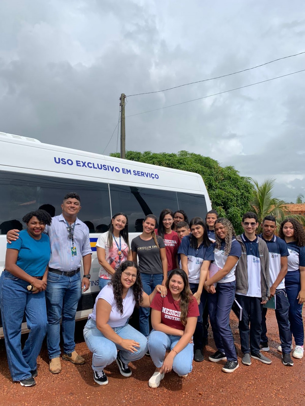 Estudantes do Colégio Estadual Manoel Vicente de Souza fazem visita técnica à produção de hortaliças em Augustinópolis