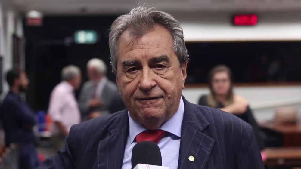 Deputado Célio Moura (PT) destaca emendas parlamentares em entrevista à Radio Fênix.