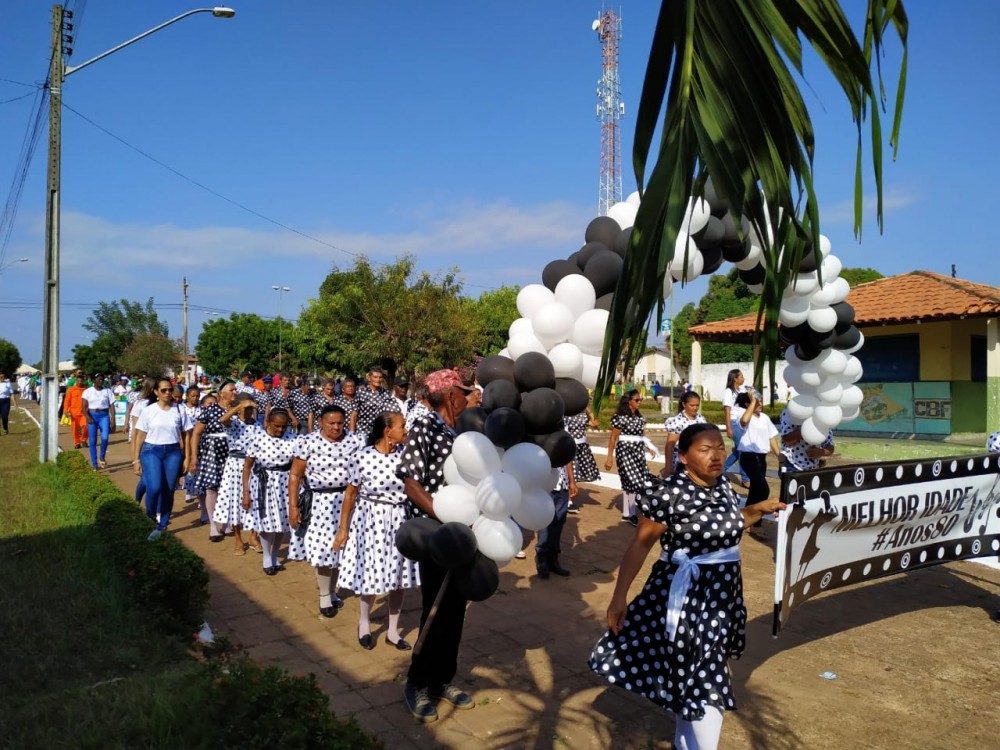 Carrasco Bonito realiza momento cívico