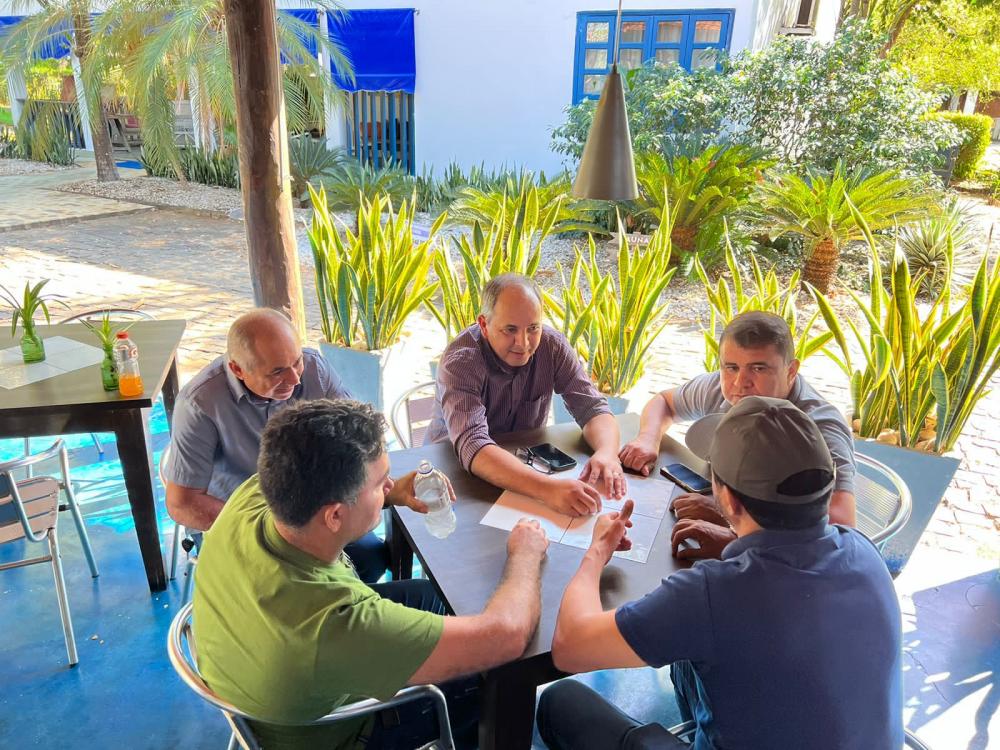 Wiston Gomes cumpre agenda no Bico do Papagaio ao lado de Wanderlei Barbosa