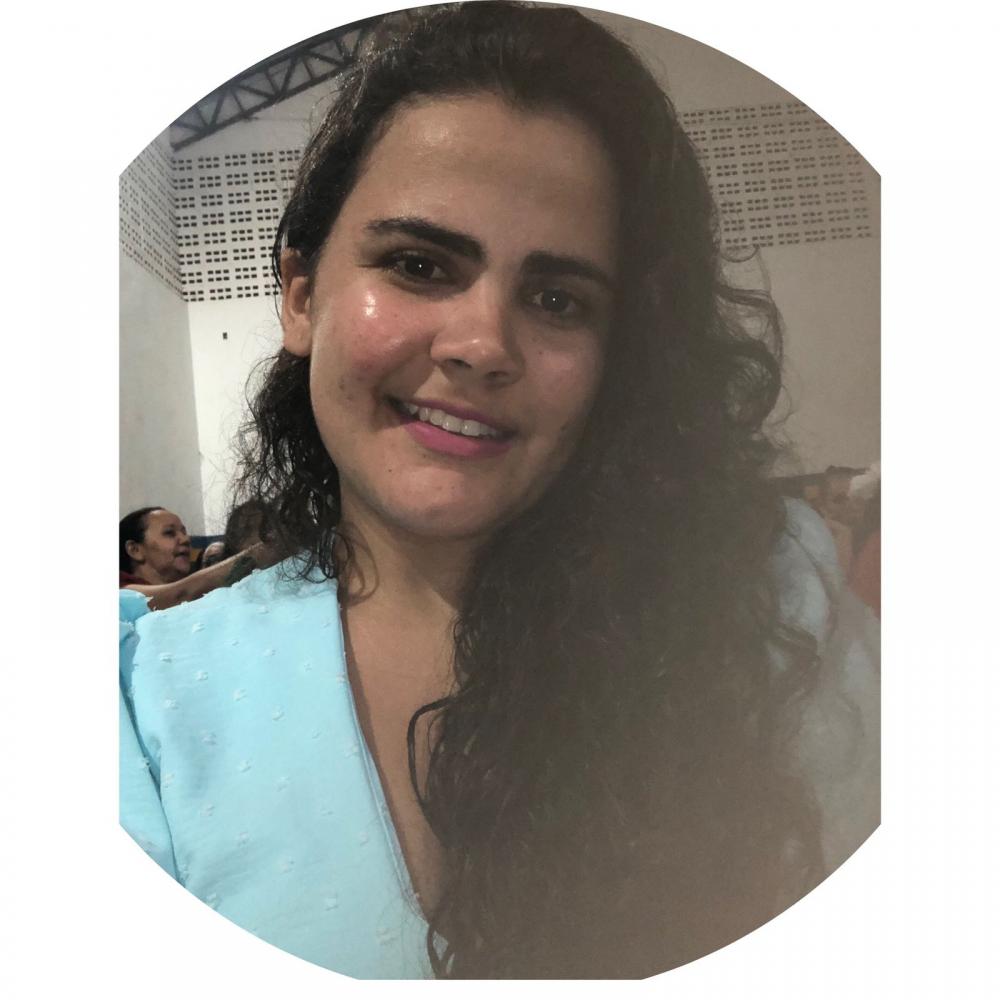 Egressa da Unitins conquista título de Mestre em Ensino de Língua e Literatura