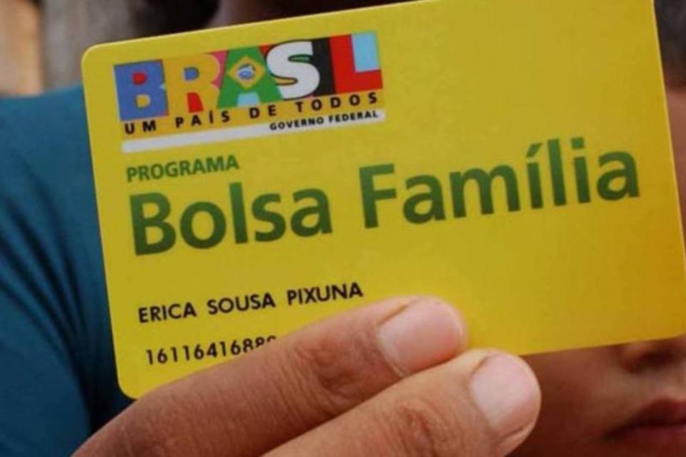 Beneficiários do Bolsa família devem receber 13ª parcela este ano
