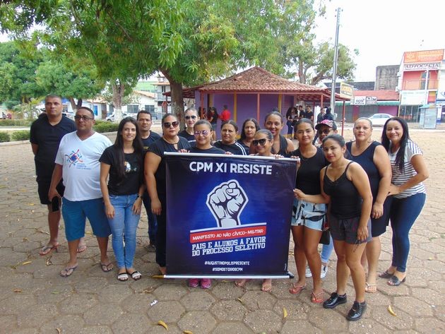 Pais e alunos manifestam contra mudanças em Colégios Militares no Tocantins.