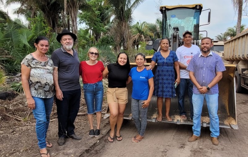 AUGUSTINÓPOLIS – Assentamento Nova União, recebe patrolamento e encascalhamento, após parceria firmada entre os prefeitos de Augustinópolis Sampaio e empresa R&S Imobiliária