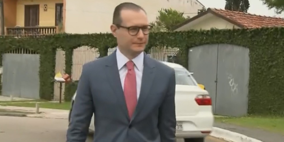 Após decisão do STF defesas de Lula e José Dirceu pedem para que eles deixem a prisão