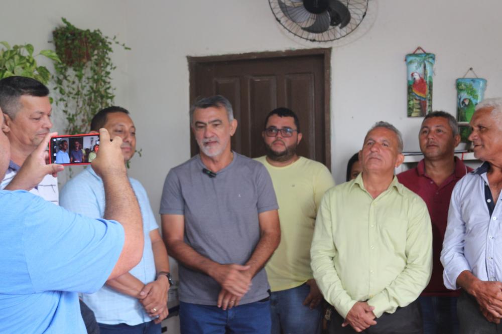 CARRASCO BONITO – REELEIÇÃO DE NEGO DO FOGUIM, RECEBE APOIO DO DEPUTADO AMÉLIO CAYRES 