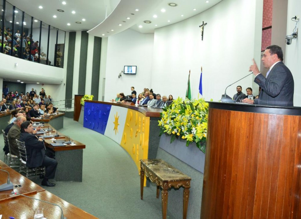 Deputados homenageiam 21 pessoas por contribuições ao Tocantins