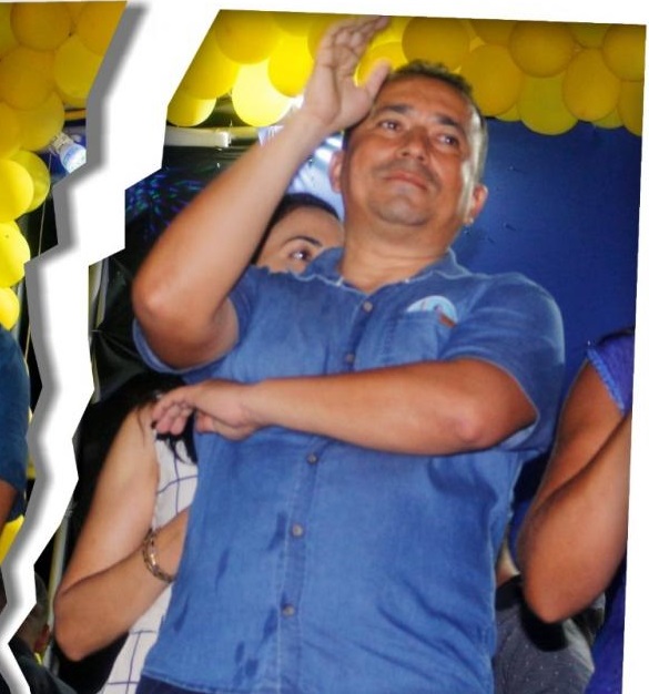 Em nota ex-prefeito Carlos Alberto repudia afirmações de professor e diz estar sendo vitima de perseguição política. 