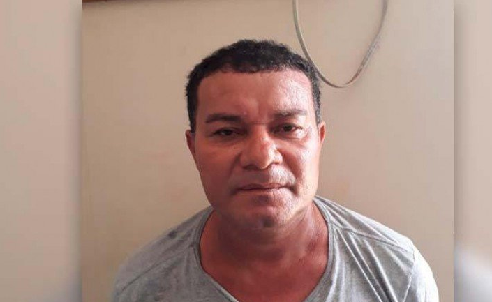 Após discussão homem corta cabelo e orelha da namorada