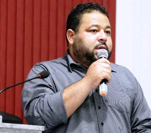 Nova liminar revoga votação de vereadores e mantém Cícero Moutinho na presidência