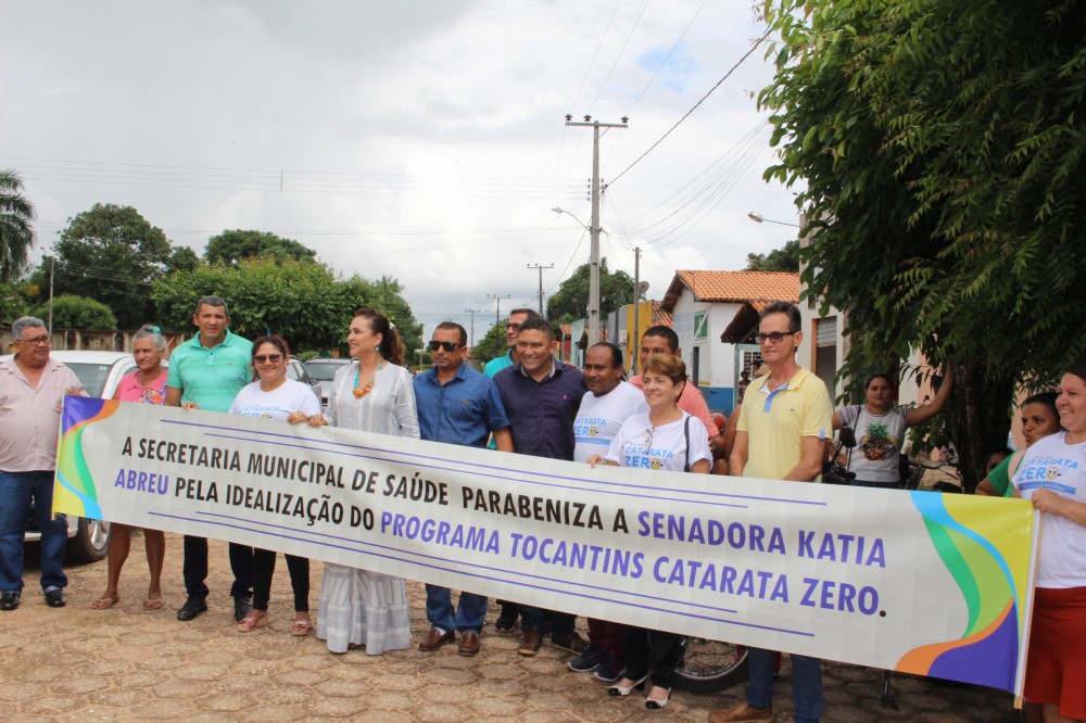 Em Carrasco Bonito, Katia Abreu, fala do Programa Catarata Zero, Consorcio de Maquinas e lixão de Augustinopolis