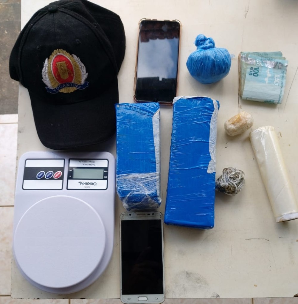 Casal suspeito de tráfico é preso com drogas pela PM