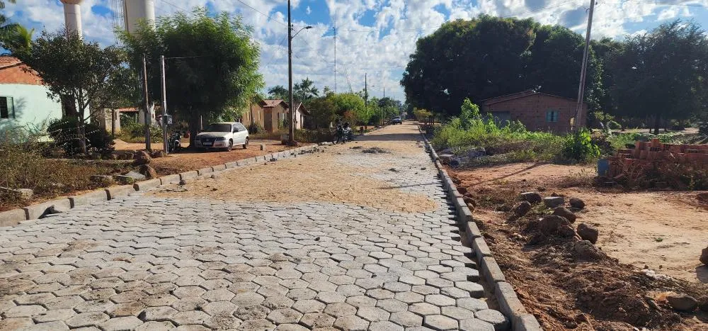 PREFEITURA DE AUGUSTINÓPOLIS ACELERA OBRA DE PAVIMENTAÇÃO NO POVOADO ITAÚBA