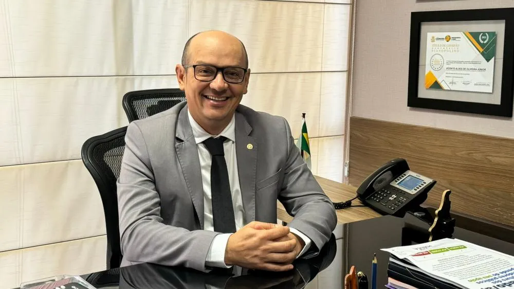 Júlio Oliveira se despede do mandato de deputado federal: “sentimento de dever cumprido”