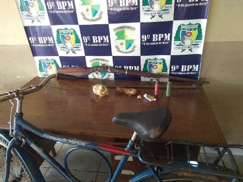 PM aborda dupla no Bairro Santa Rita por fazer troca-troca de bicicleta e espingarda