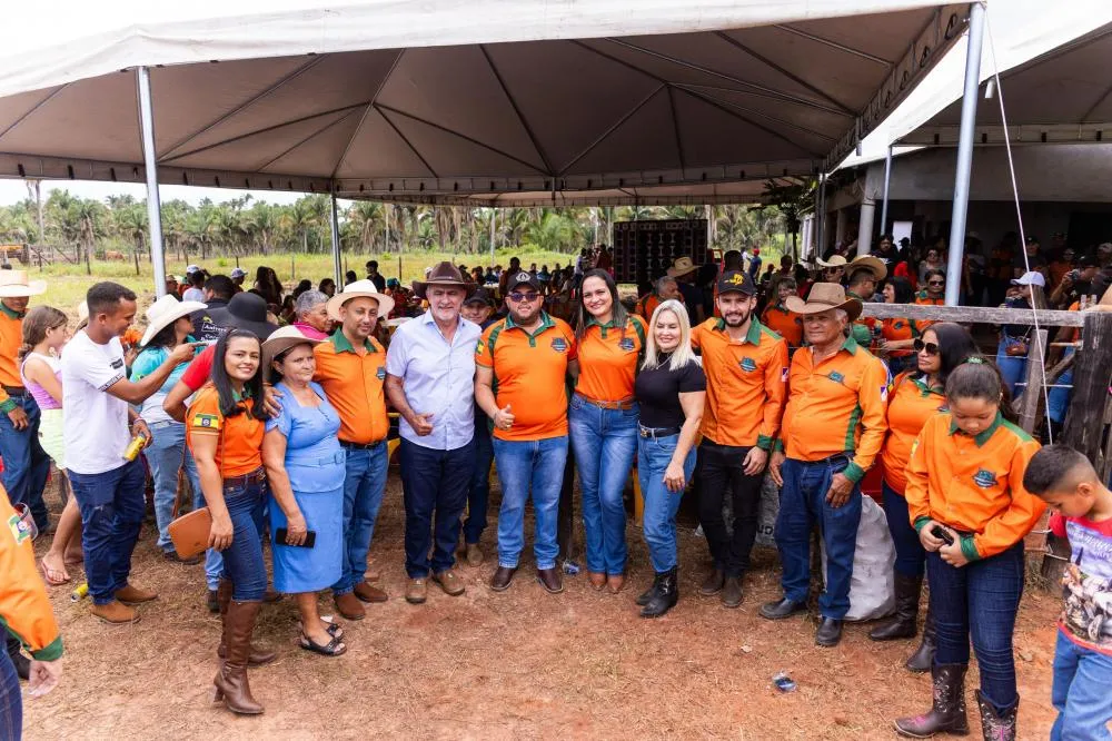 CARRASCO BONITO 34 ANOS - Ao lado de Amélio, líderes e vereadores Nego fala de gratidão a todos e agradece ao Governador Wanderlei Barbosa pelo apoio