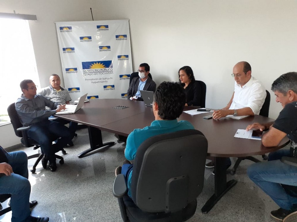 PROMOTOR DE JUSTIÇA REUNE COM PREFEITOS DO BICO E DISCUTEM ABERTURA IMEDIATA DA UPA DE AUGUSTINOPOLOLIS