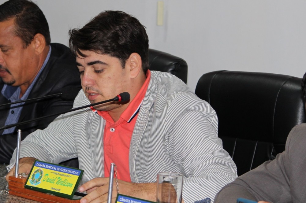 Vereador Daniel requer que prefeitura compre máscaras para população carente e faça a conscientização da população.