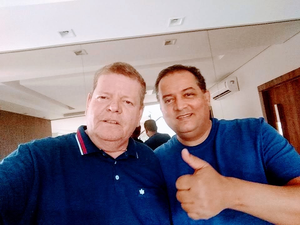 Giltão parabeniza o senador Eduardo Gomes pelo empenho na área da saúde